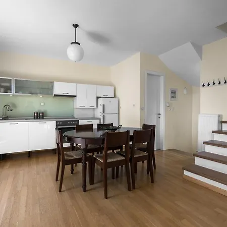 Olive Garden, Nilie Hospitality Mgmt Apartamento *